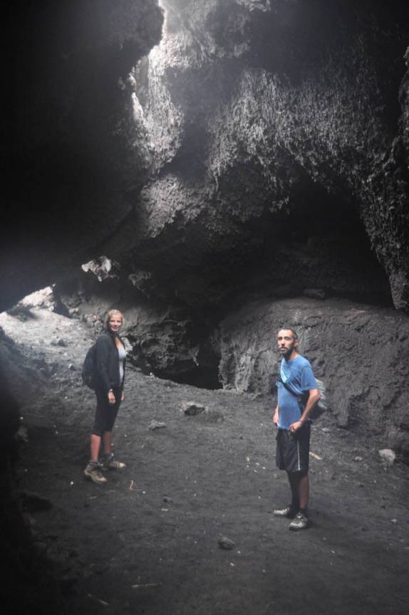 Caldeira de lava com pouco mais de um ano de idade, no vulcão Pacaya, próximo à Antigua, na Guatemala